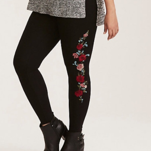torrid Pants - Embroidered leggings